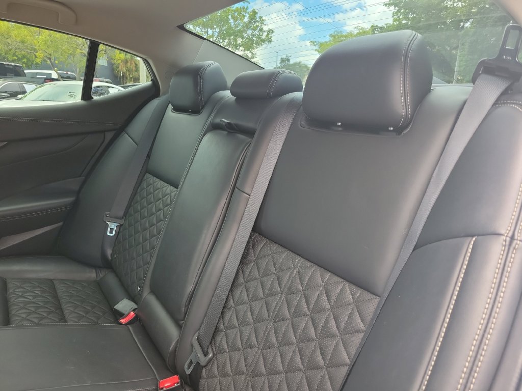 Used 2017 Nissan Maxima Platinum FWD image 16
