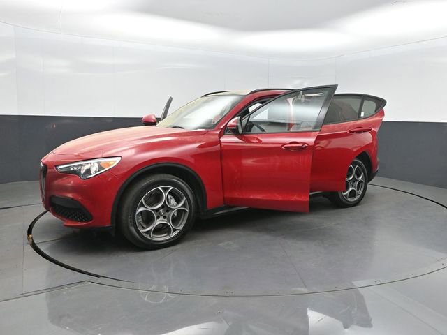 Used 2023 Alfa Romeo Stelvio Sprint AWD/4WD image 37