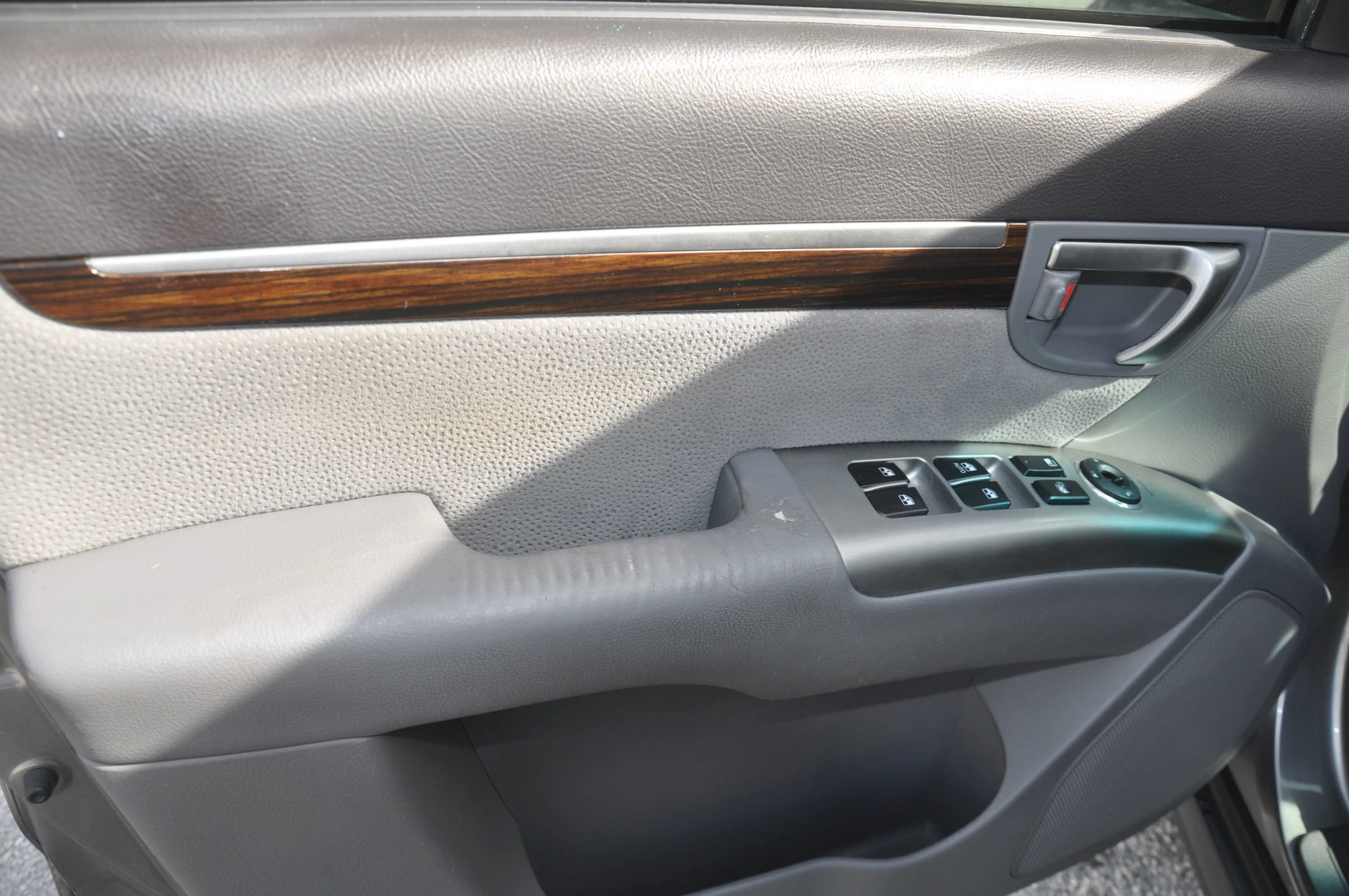 Used 2011 Hyundai Santa Fe SE FWD image 7
