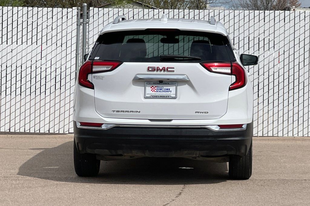 Used 2024 GMC Terrain SLT AWD/4WD image 5