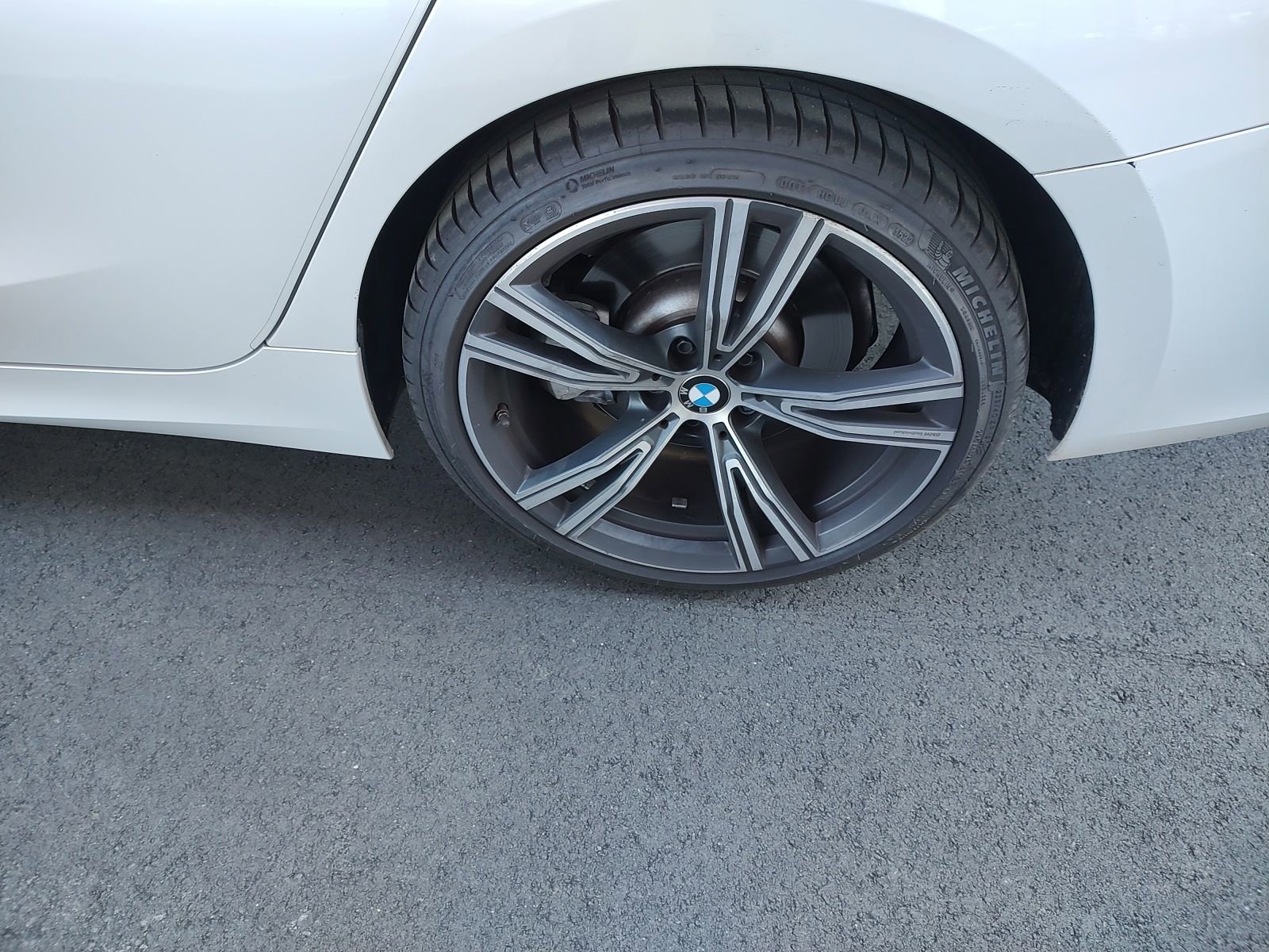 Used 2021 BMW 330i Sedan w/ Premium Package image 14