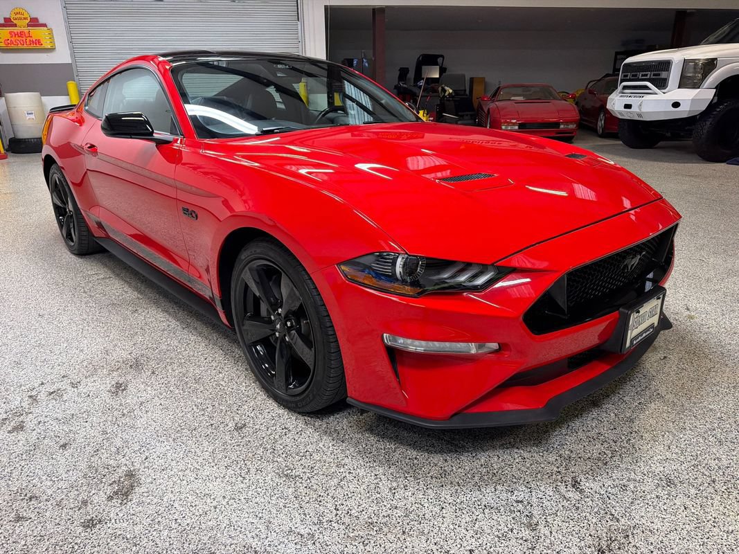 Used 2022 Ford Mustang GT Premium w/ Black Accent Package RWD image 11