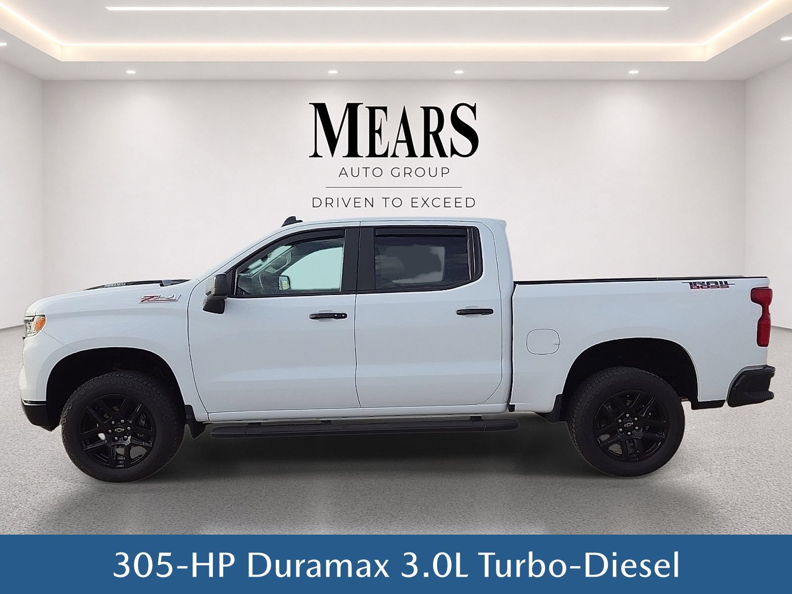 Used 2025 Chevrolet Silverado 1500 LT Trail Boss w/ LPO, Dark Essentials Package AWD/4WD image 3