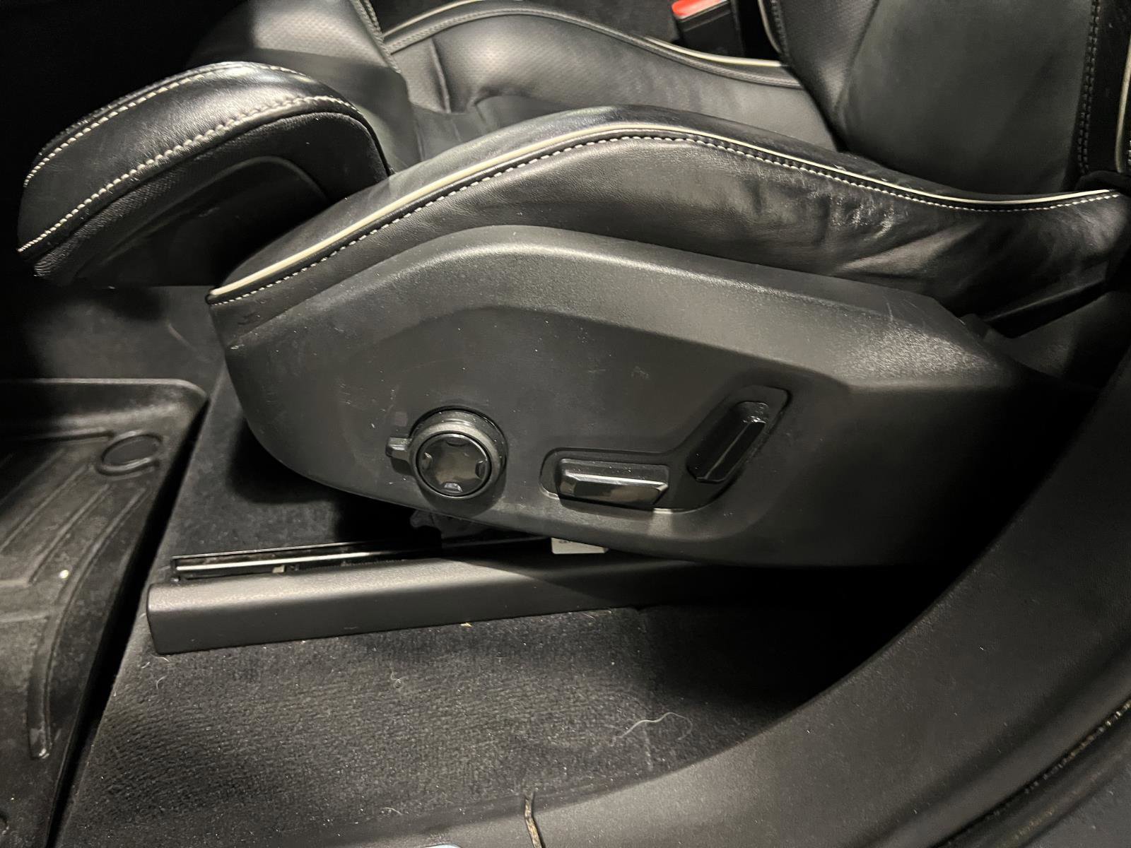 Used 2020 Volvo XC90 T8 R-Design w/ Protection Package Premier image 25