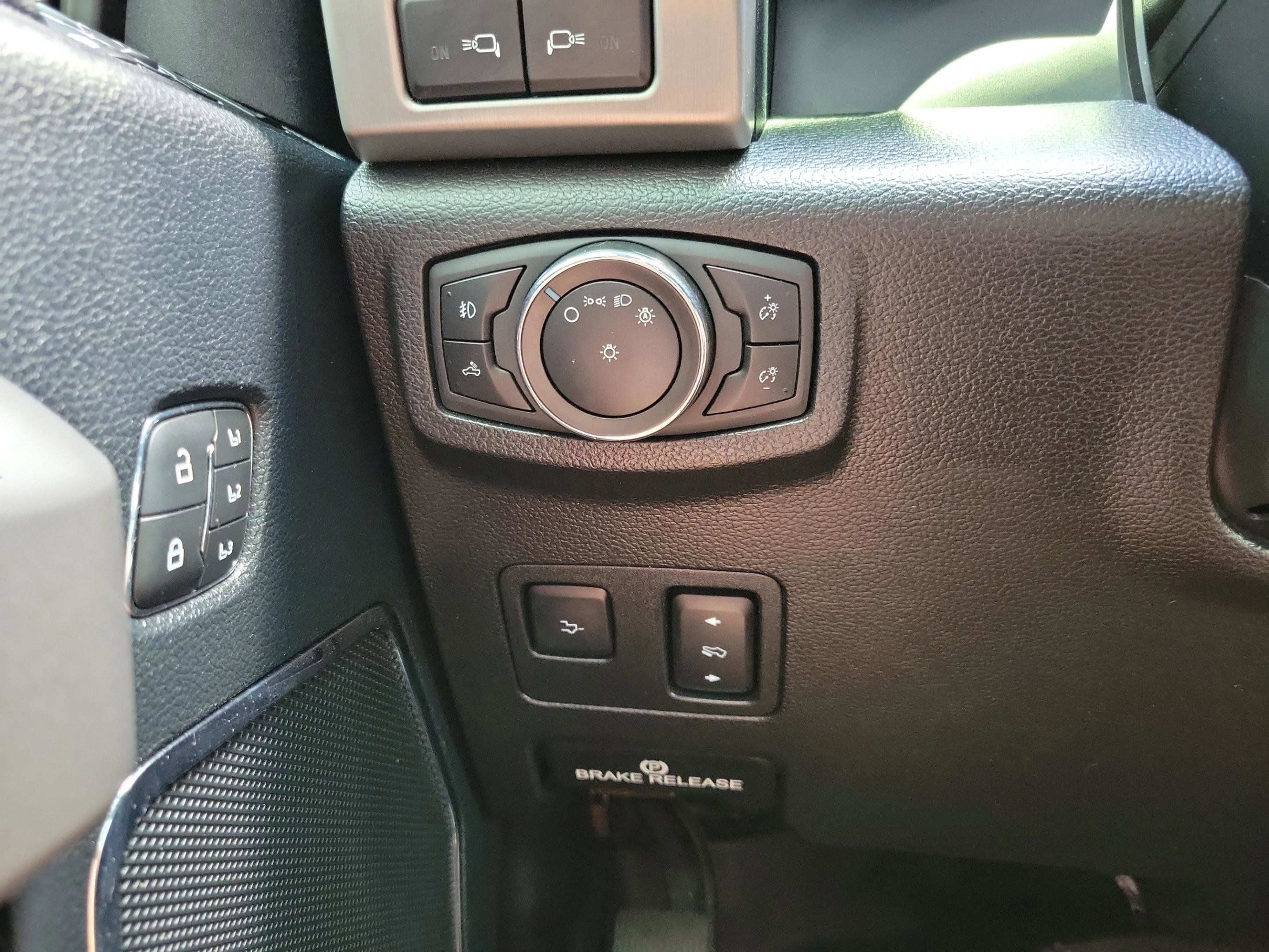 Used 2021 Ford F350 Platinum w/ FX4 Off-Road Package AWD/4WD image 19