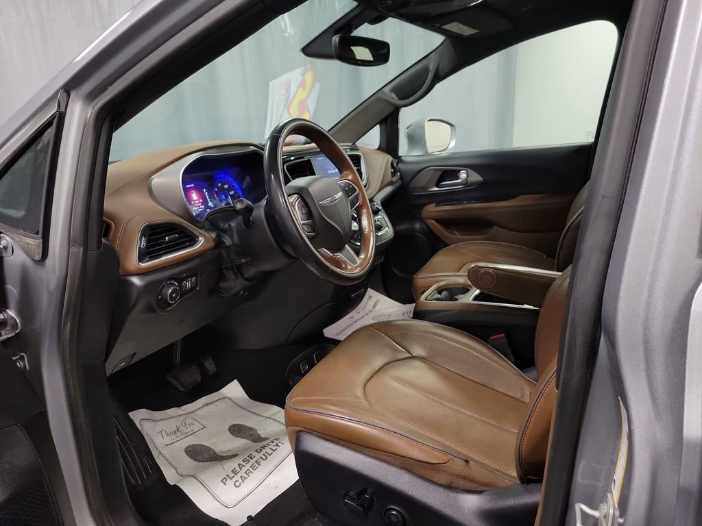 Used 2020 Chrysler Pacifica Limited image 13