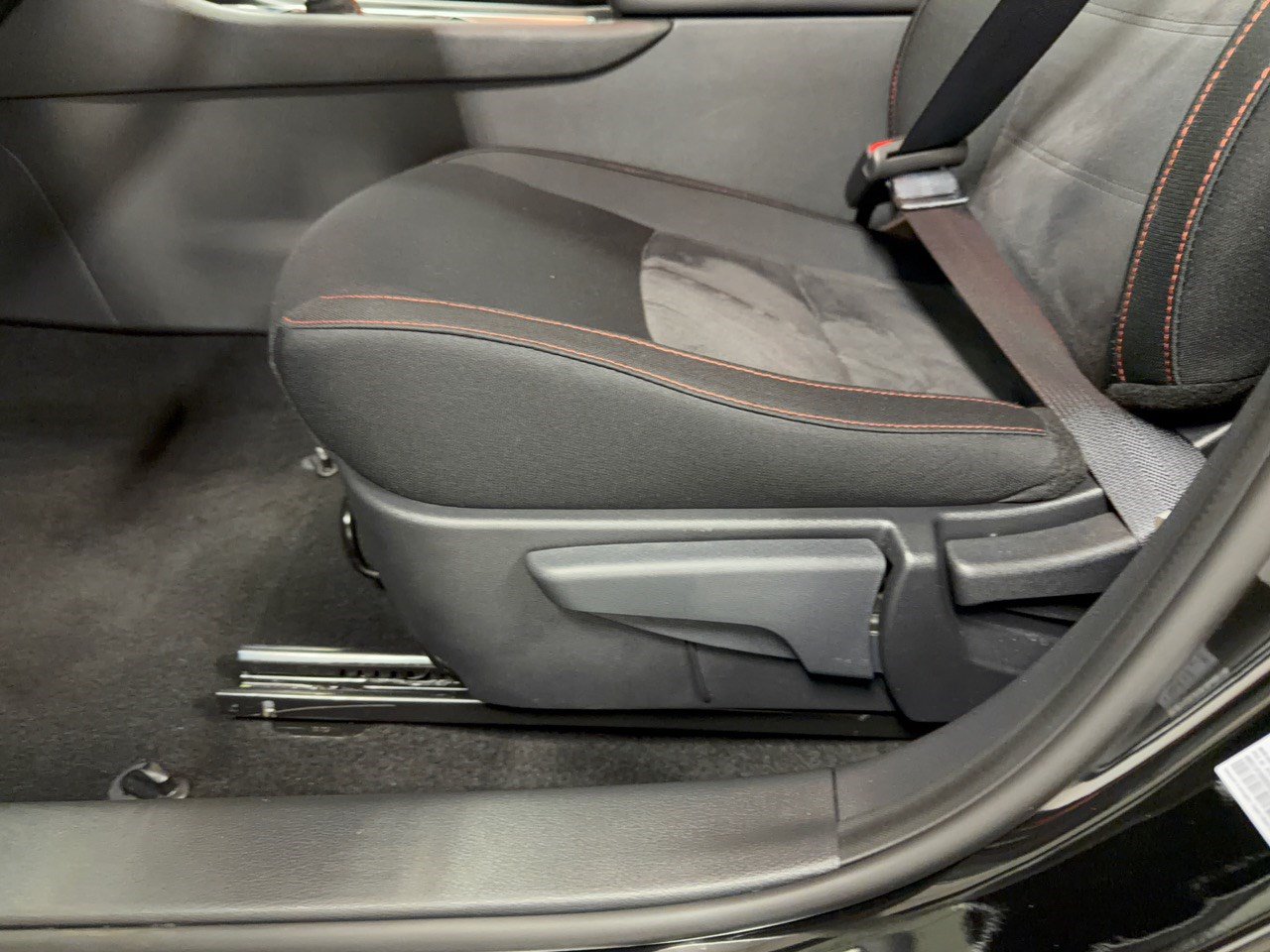 Used 2025 Nissan Sentra SR w/ Midnight Edition FWD image 16