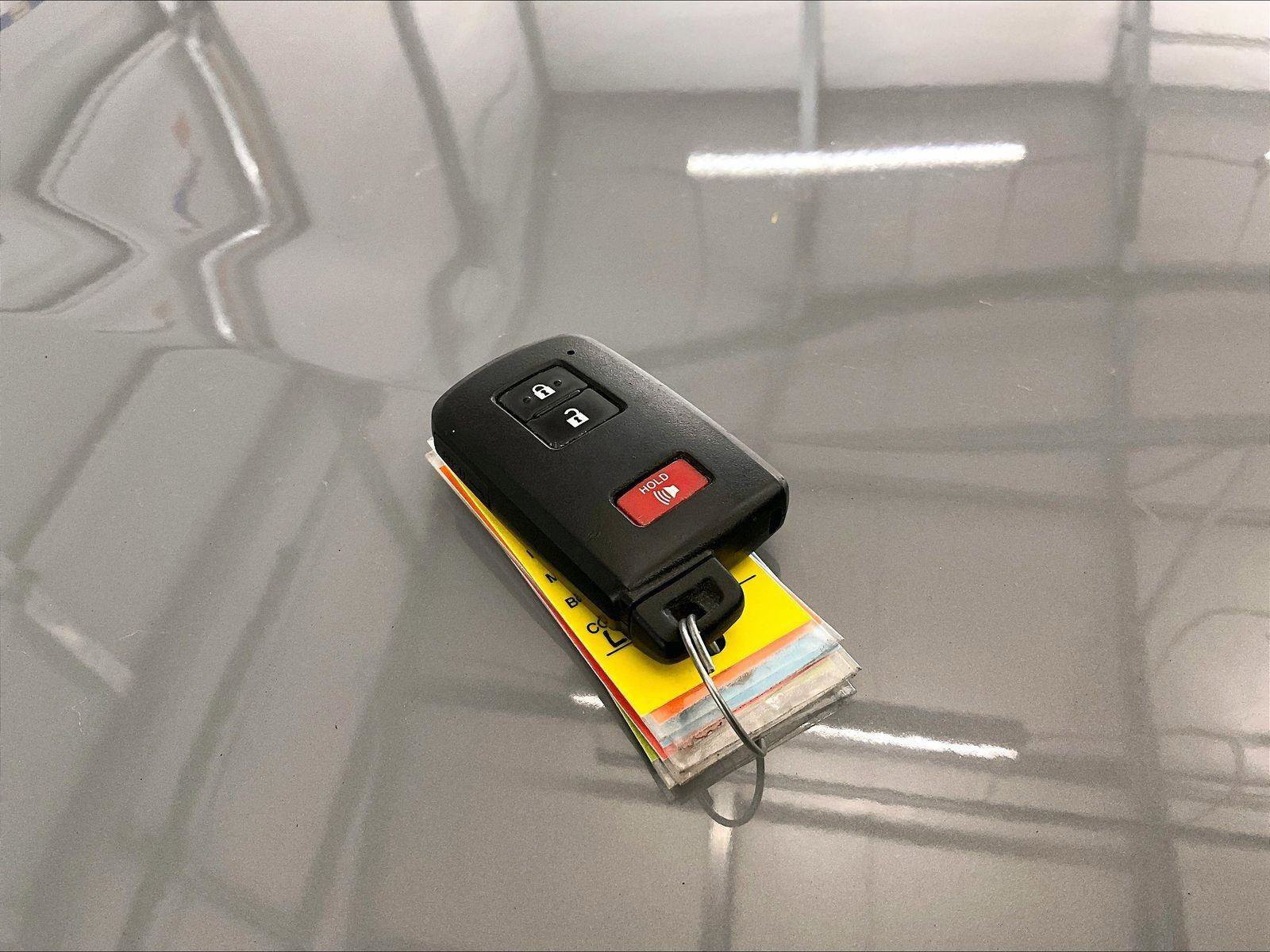 Used 2020 Toyota Tacoma TRD Off-Road AWD/4WD image 10