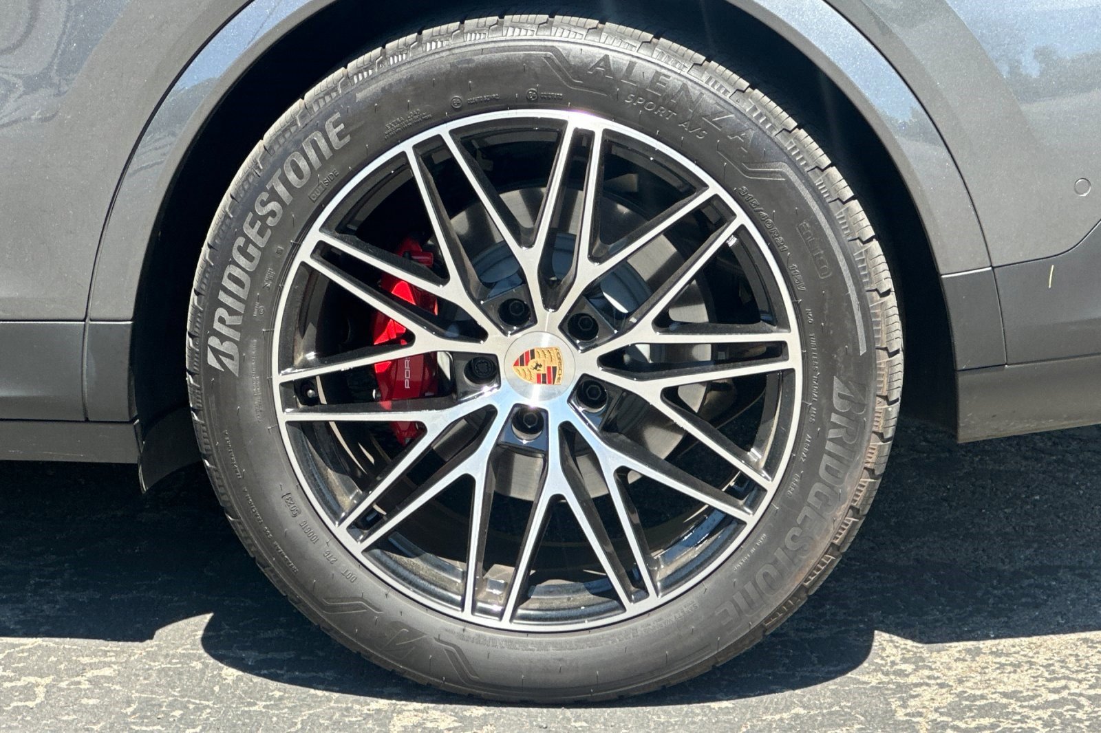 Used 2025 Porsche Cayenne S image 39