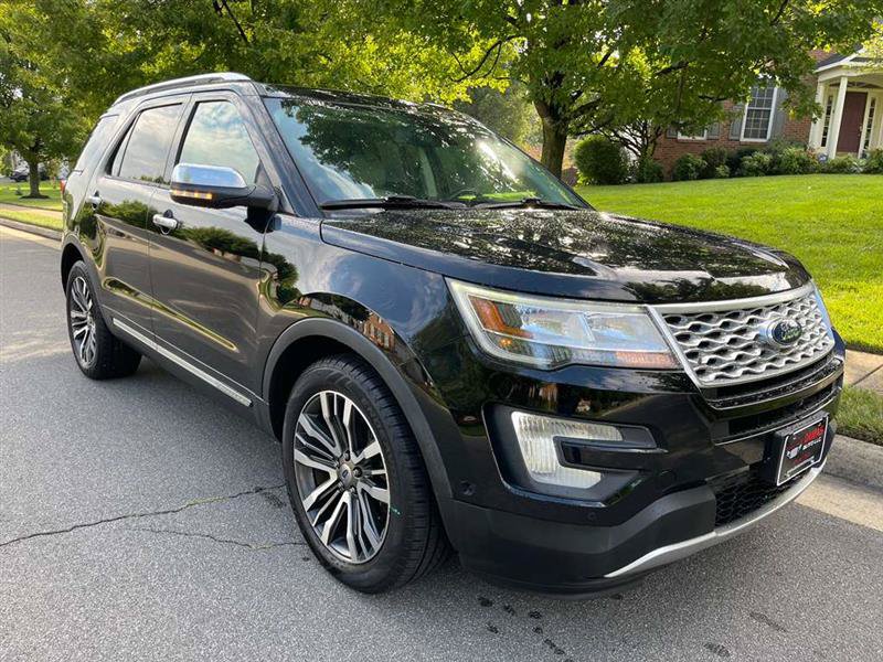 Used 2017 Ford Explorer Platinum AWD/4WD image 4