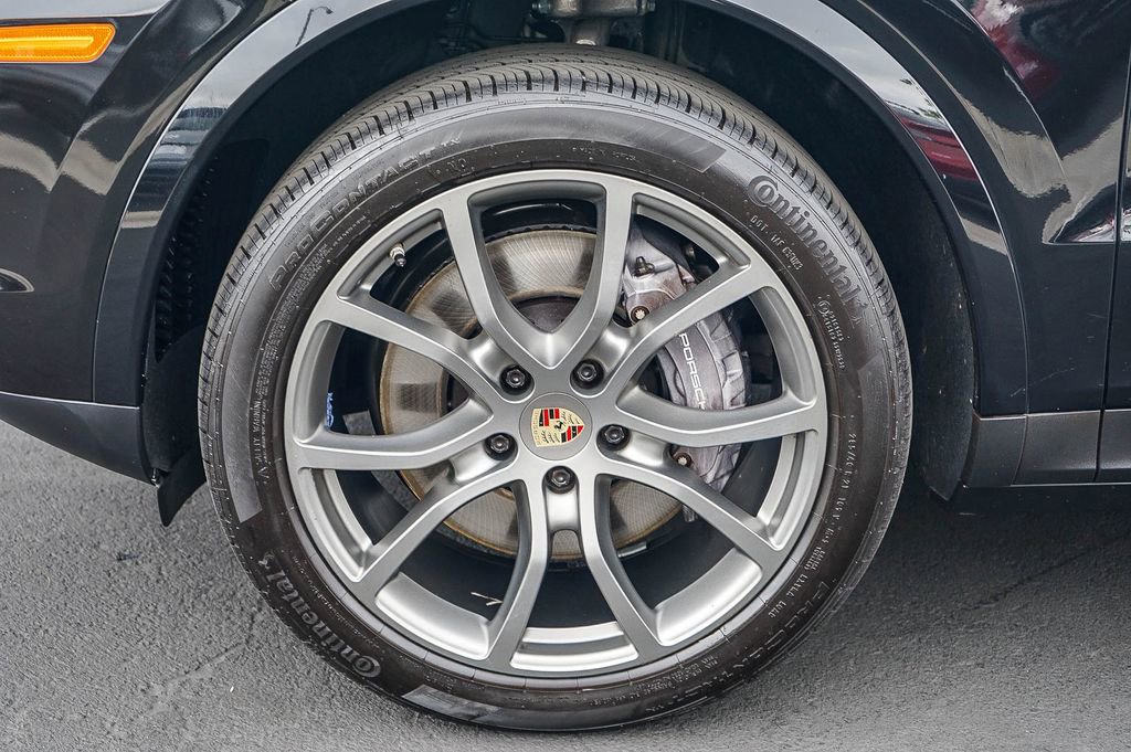 Used 2023 Porsche Cayenne Platinum Edition image 11