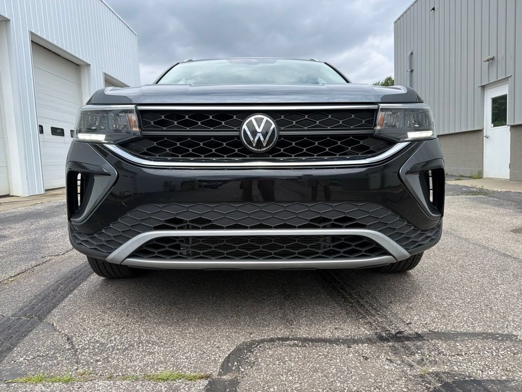 Used 2024 Volkswagen Taos SE FWD image 5