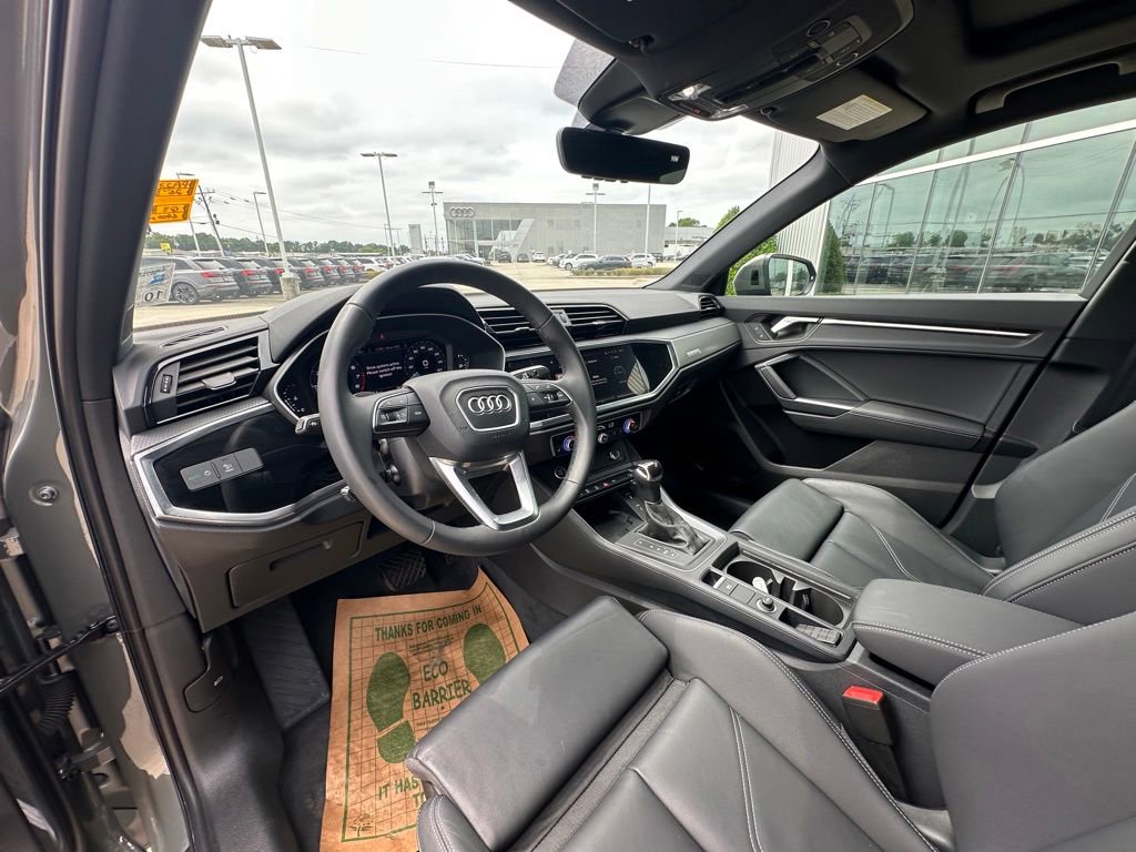Certified 2025 Audi Q3 2.0T Premium w/ Convenience Package AWD/4WD image 10
