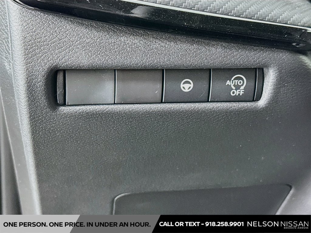 New 2026 Nissan Kicks SR FWD image 10