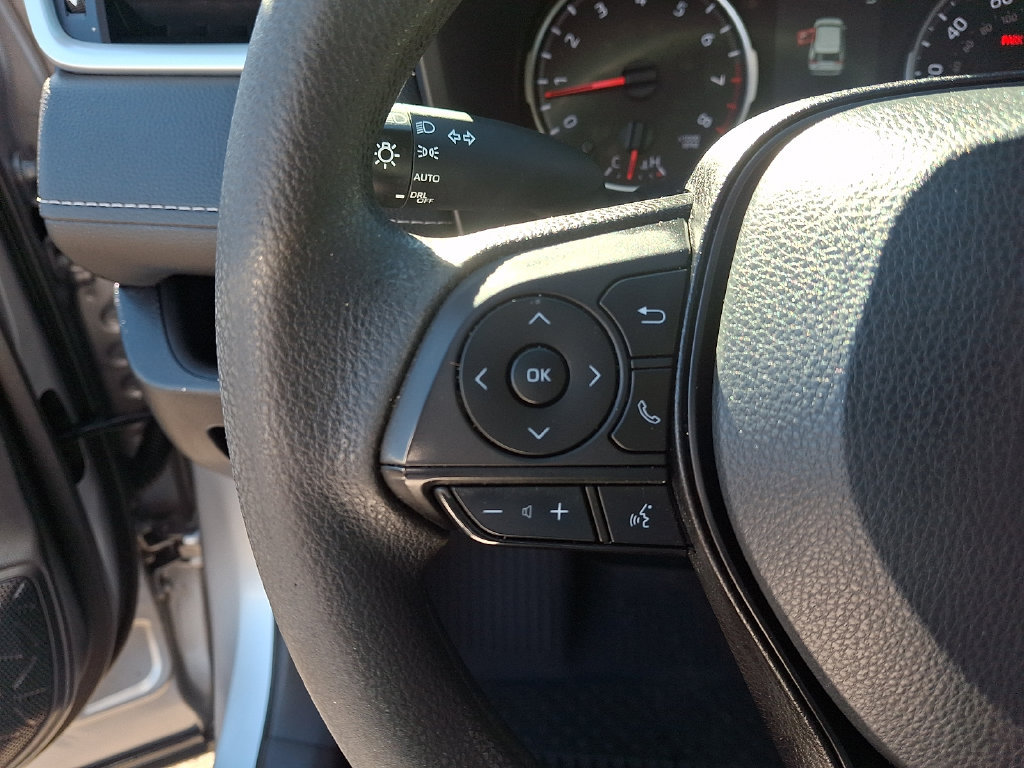 Used 2022 Toyota RAV4 XLE AWD/4WD image 21