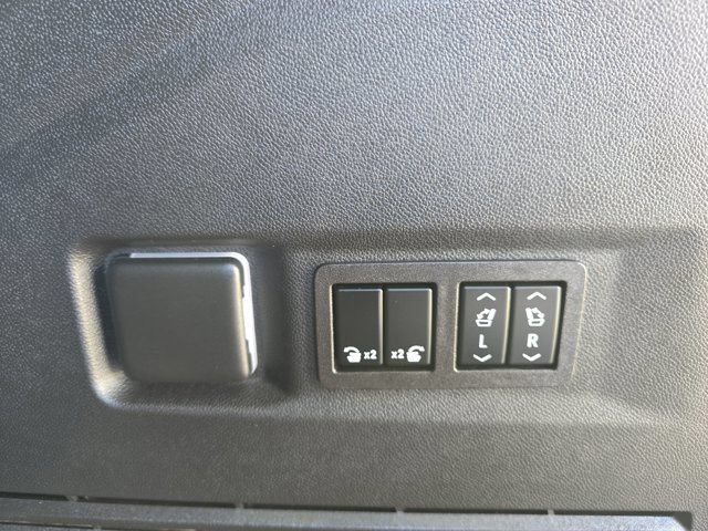 Used 2023 Chevrolet Tahoe High Country AWD/4WD image 20