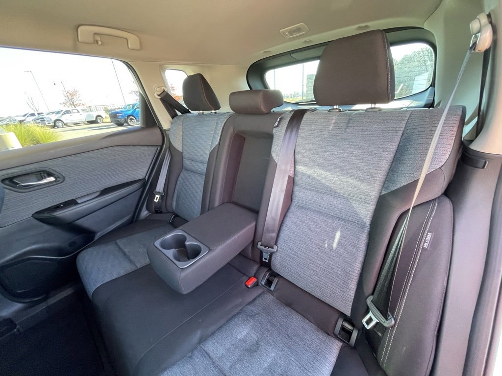 Used 2023 Nissan Rogue SV image 25