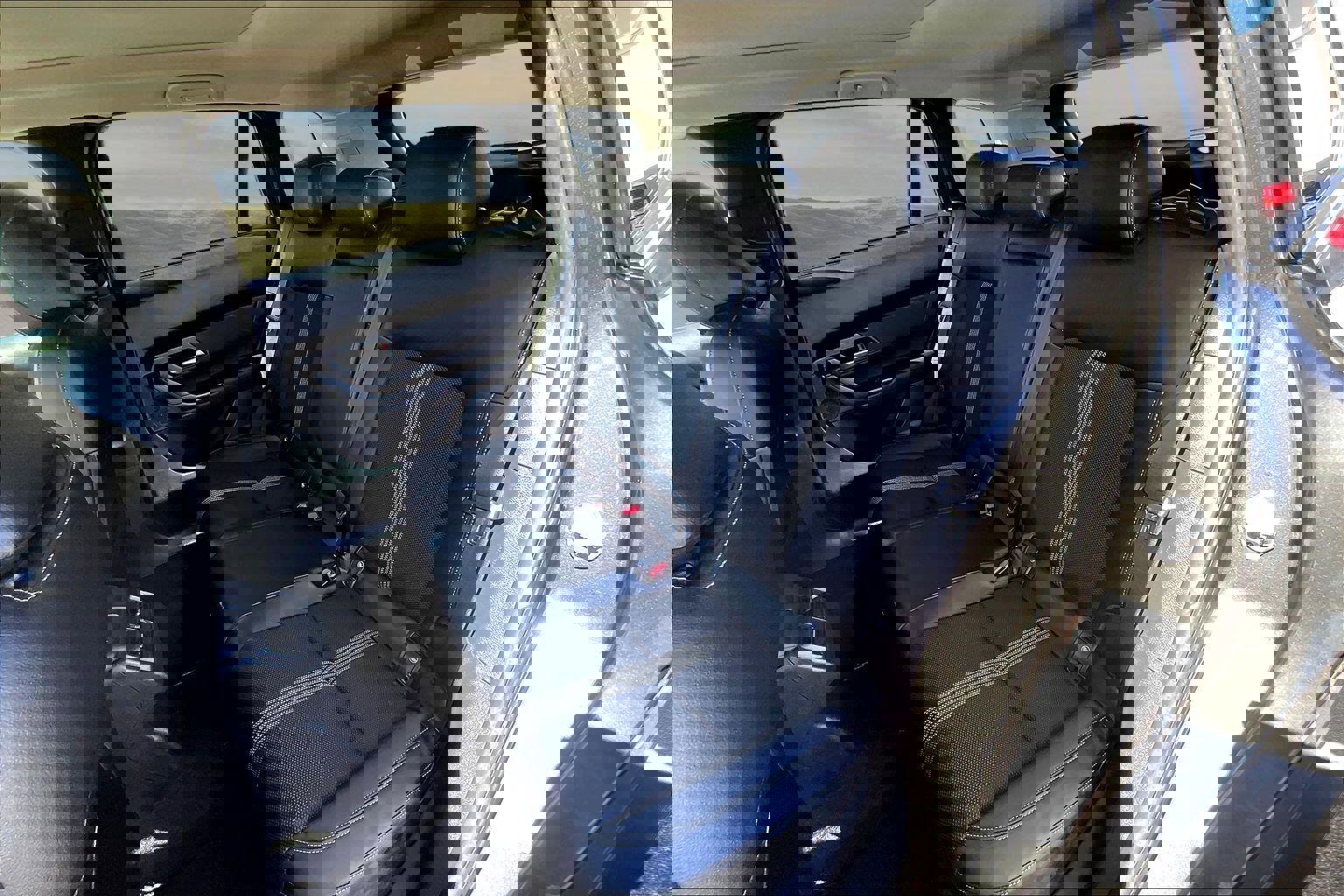 Used 2025 MAZDA CX-50 AWD 2.5 S w/ Premium Package image 14