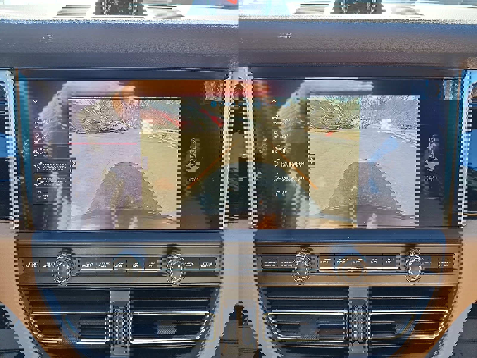 Used 2021 Porsche Macan image 24