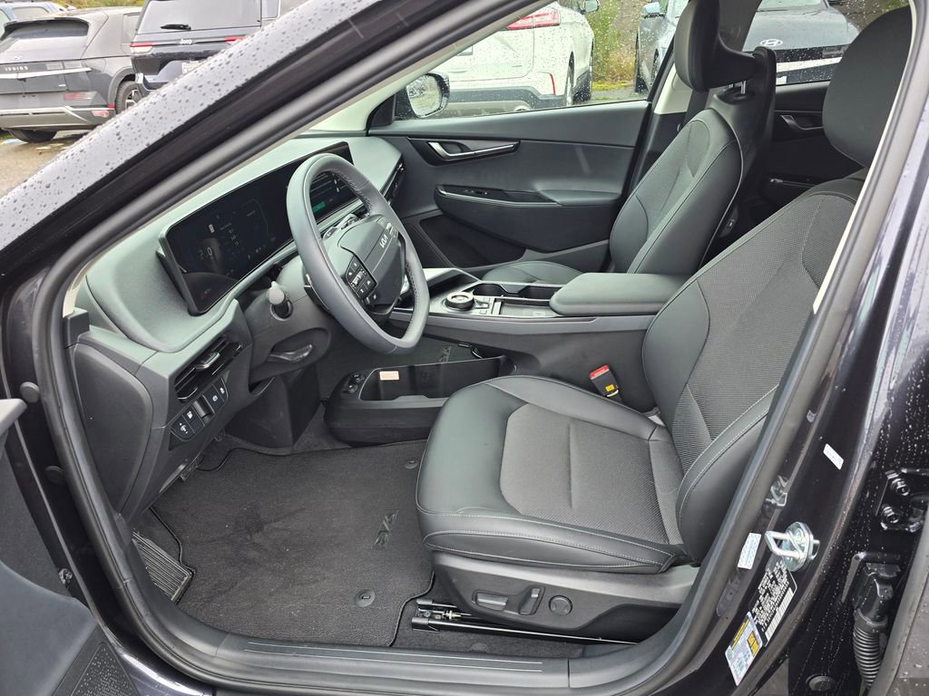 Used 2025 Kia EV6 Light w/ Light LR Technology Package image 20