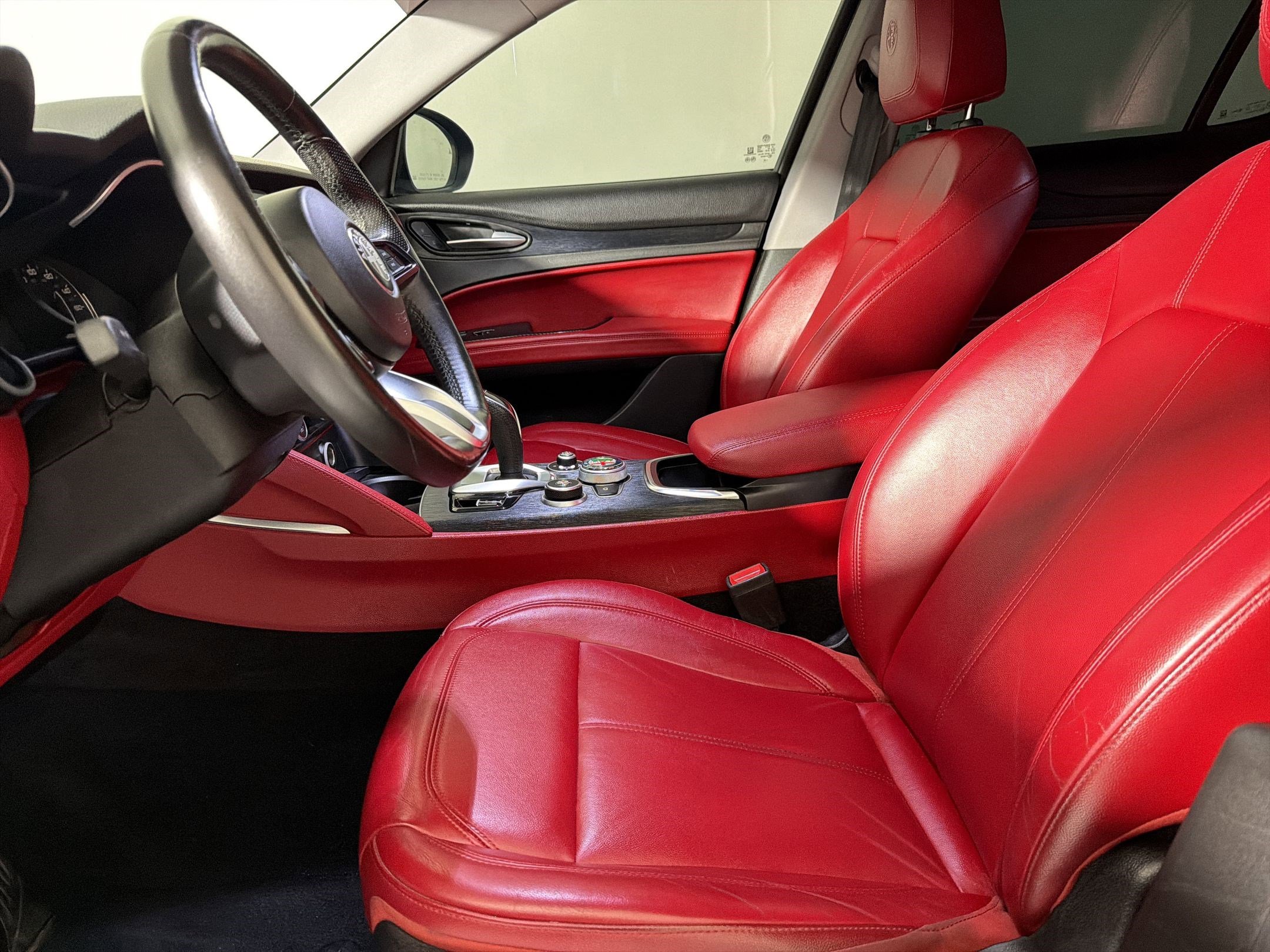 Used 2020 Alfa Romeo Stelvio w/ Nero Edizione RWD image 5