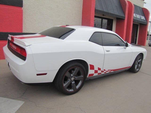 Used 2013 Dodge Challenger SXT RWD image 8