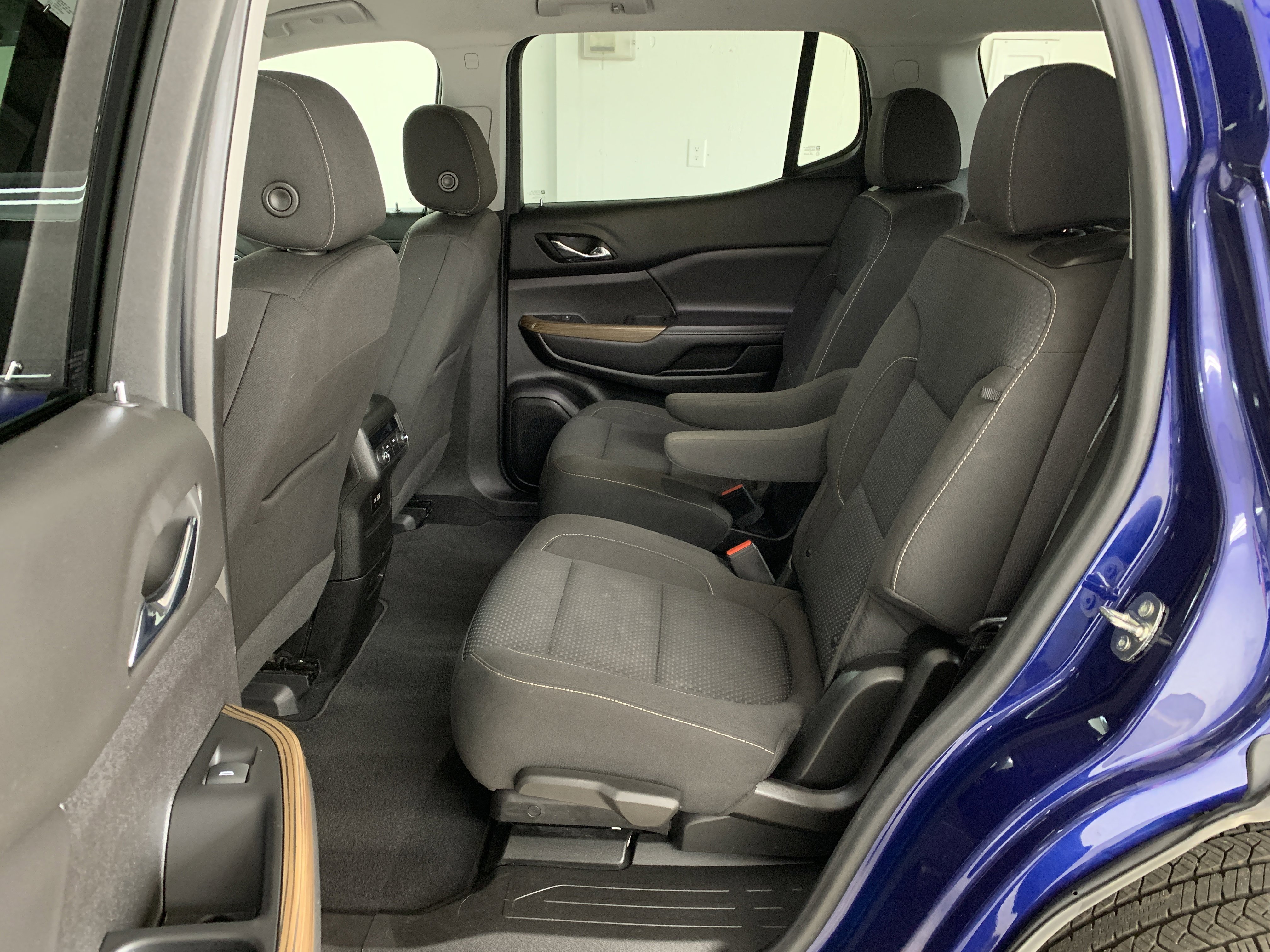 Used 2023 GMC Acadia SLE w/ Elevation Edition image 36