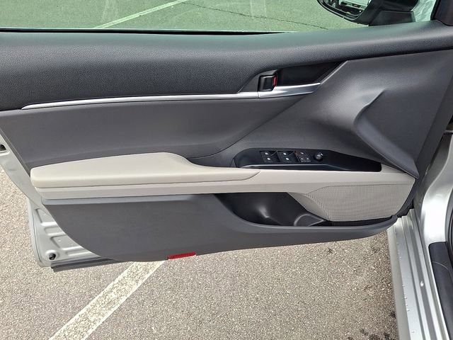 Used 2020 Toyota Camry LE FWD image 8