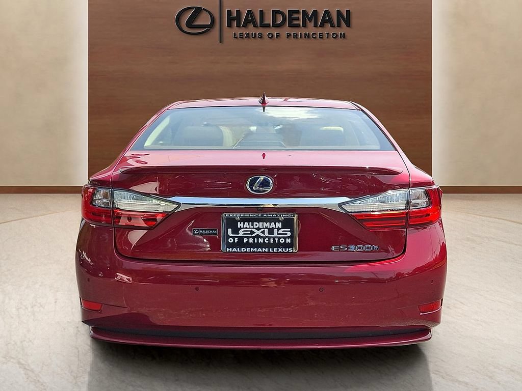 Used 2016 Lexus ES 300h w/ Navigation System Package FWD image 5
