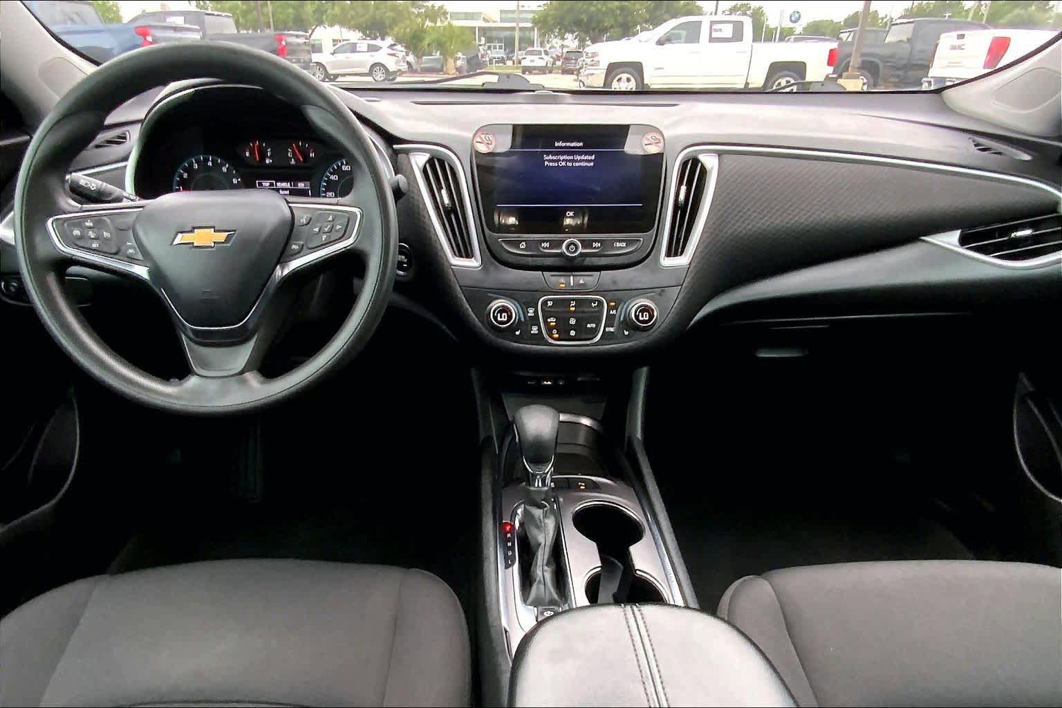 Used 2024 Chevrolet Malibu LT FWD image 16