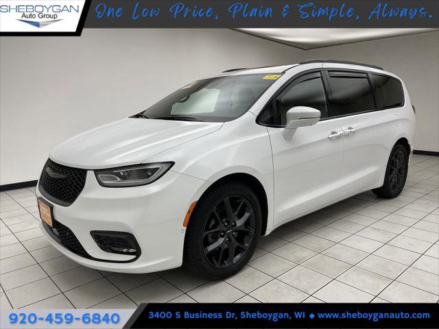 Certified 2022 Chrysler Pacifica Limited w/ S Appearance Package image 1