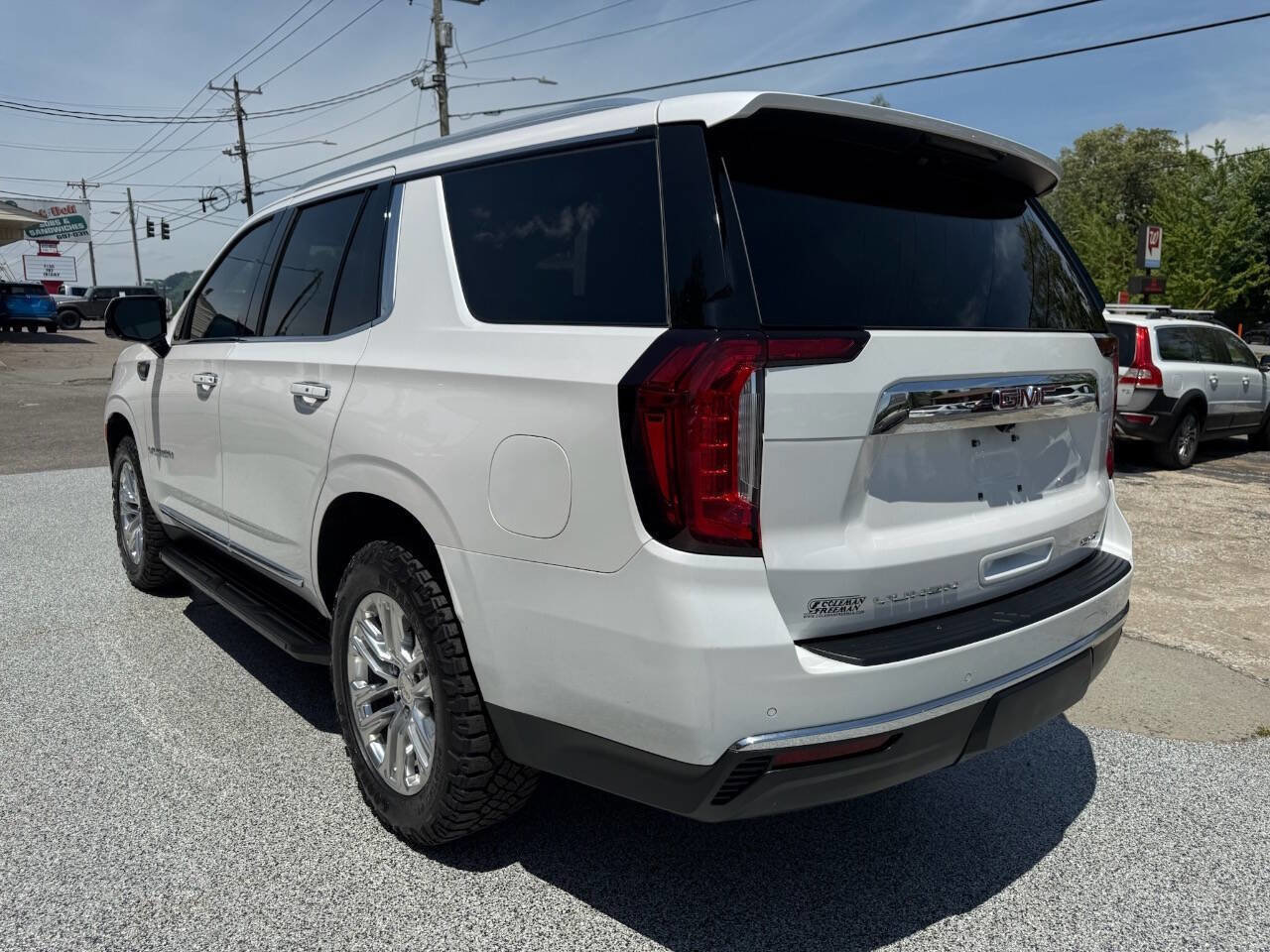 Used 2021 GMC Yukon SLT w/ SLT Luxury Plus Package AWD/4WD image 9