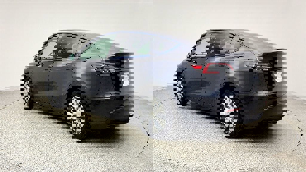 Used 2024 Tesla Model Y Long Range image 7