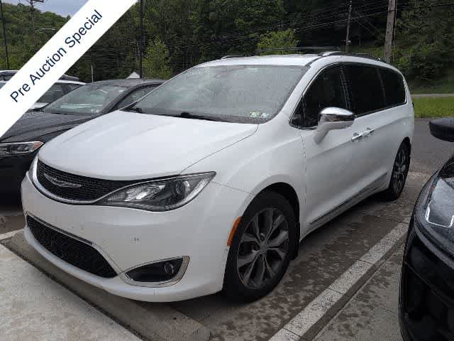 Used 2017 Chrysler Pacifica Limited w/ Advanced Safetytec Group