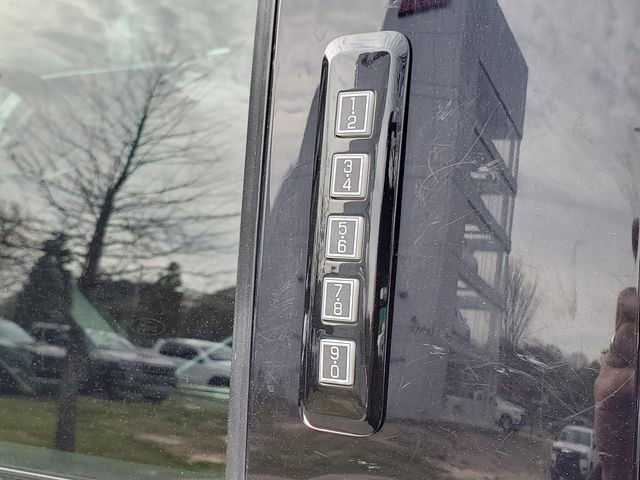 Used 2022 Ford F250 Platinum w/ Tremor Off-Road Package image 10