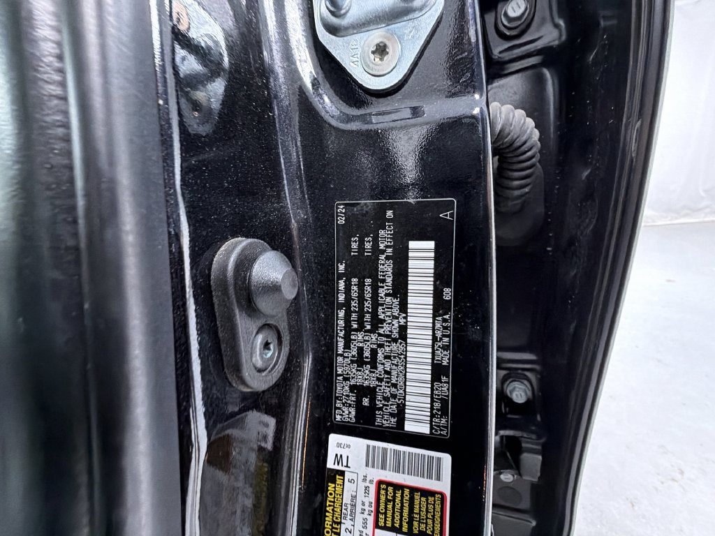 Certified 2024 Toyota Highlander XLE AWD/4WD image 24
