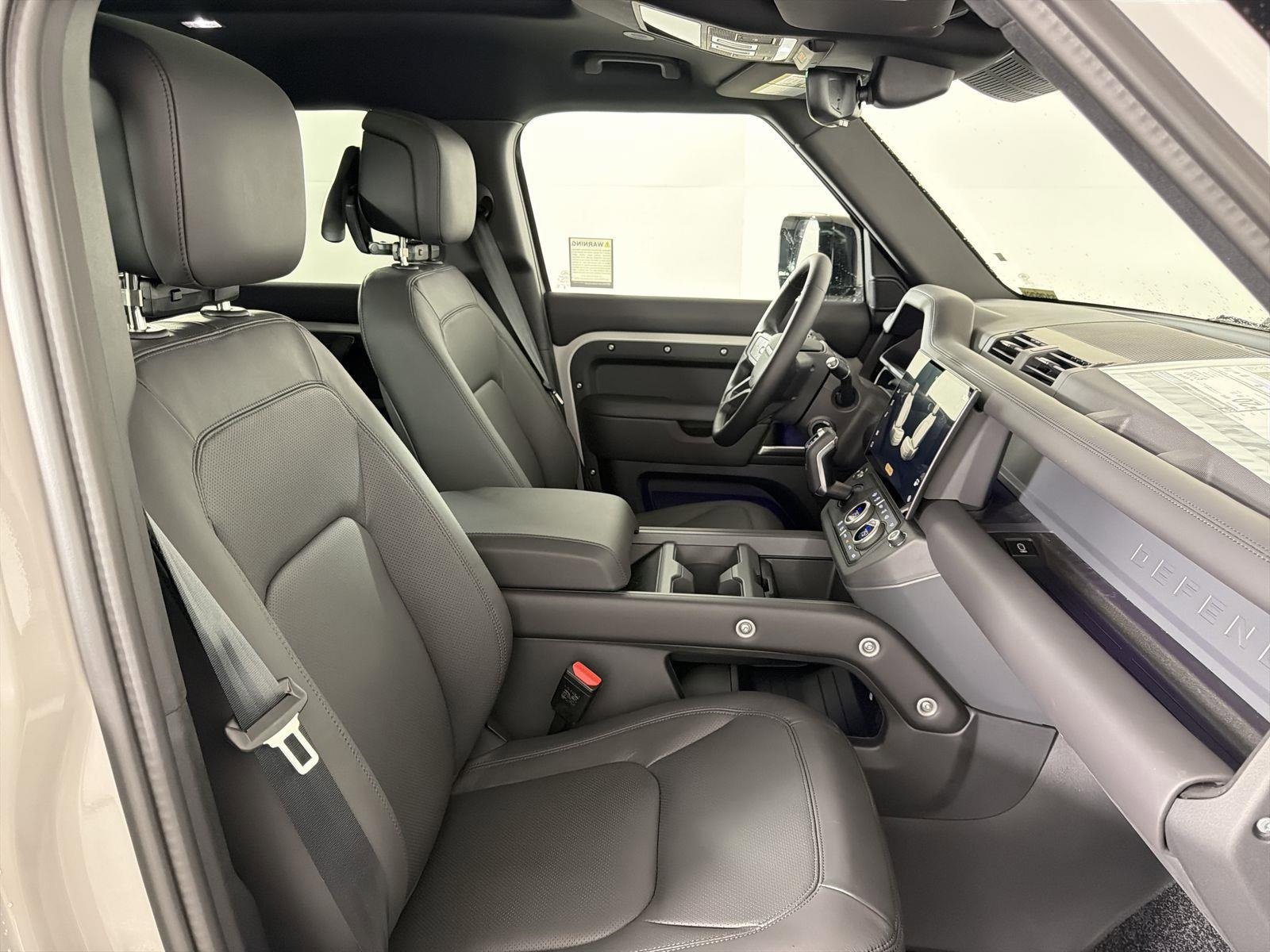 New 2026 Land Rover Defender 110 S image 31