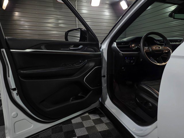 Used 2022 Jeep Grand Cherokee Trailhawk w/ Advanced Protech Group II image 34