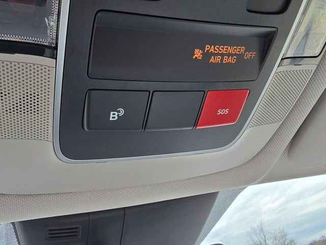 Certified 2025 Hyundai Tucson SE image 9