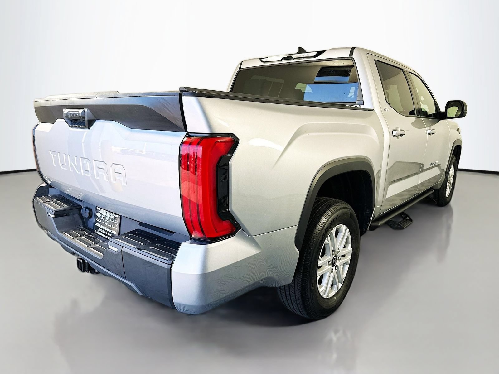 Used 2025 Toyota Tundra SR5 w/ SR5 Premium Package AWD/4WD image 7