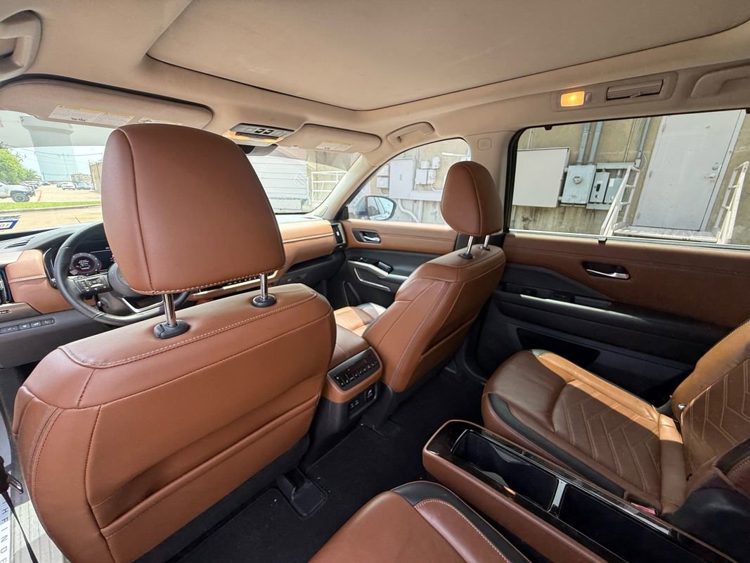 Used 2023 Nissan Pathfinder Platinum FWD image 17