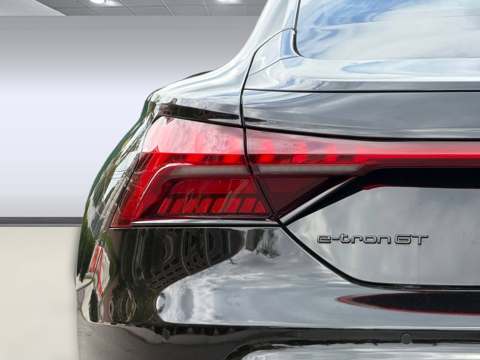 Used 2023 Audi e-tron GT Premium Plus w/ Performance Package AWD/4WD image 30