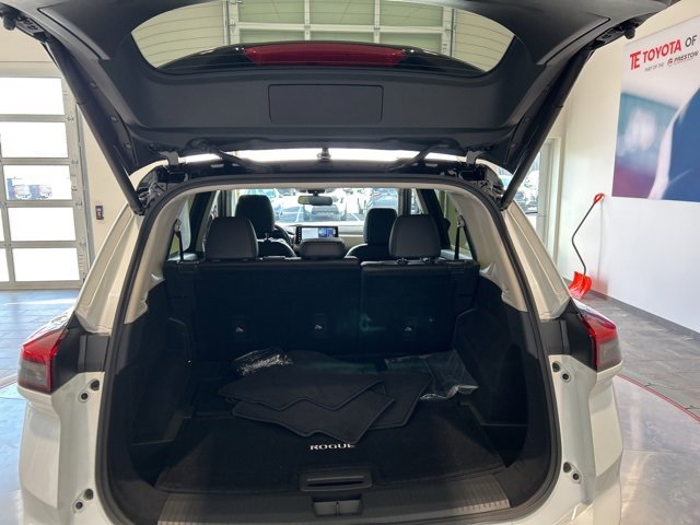 Used 2024 Nissan Rogue SL image 15