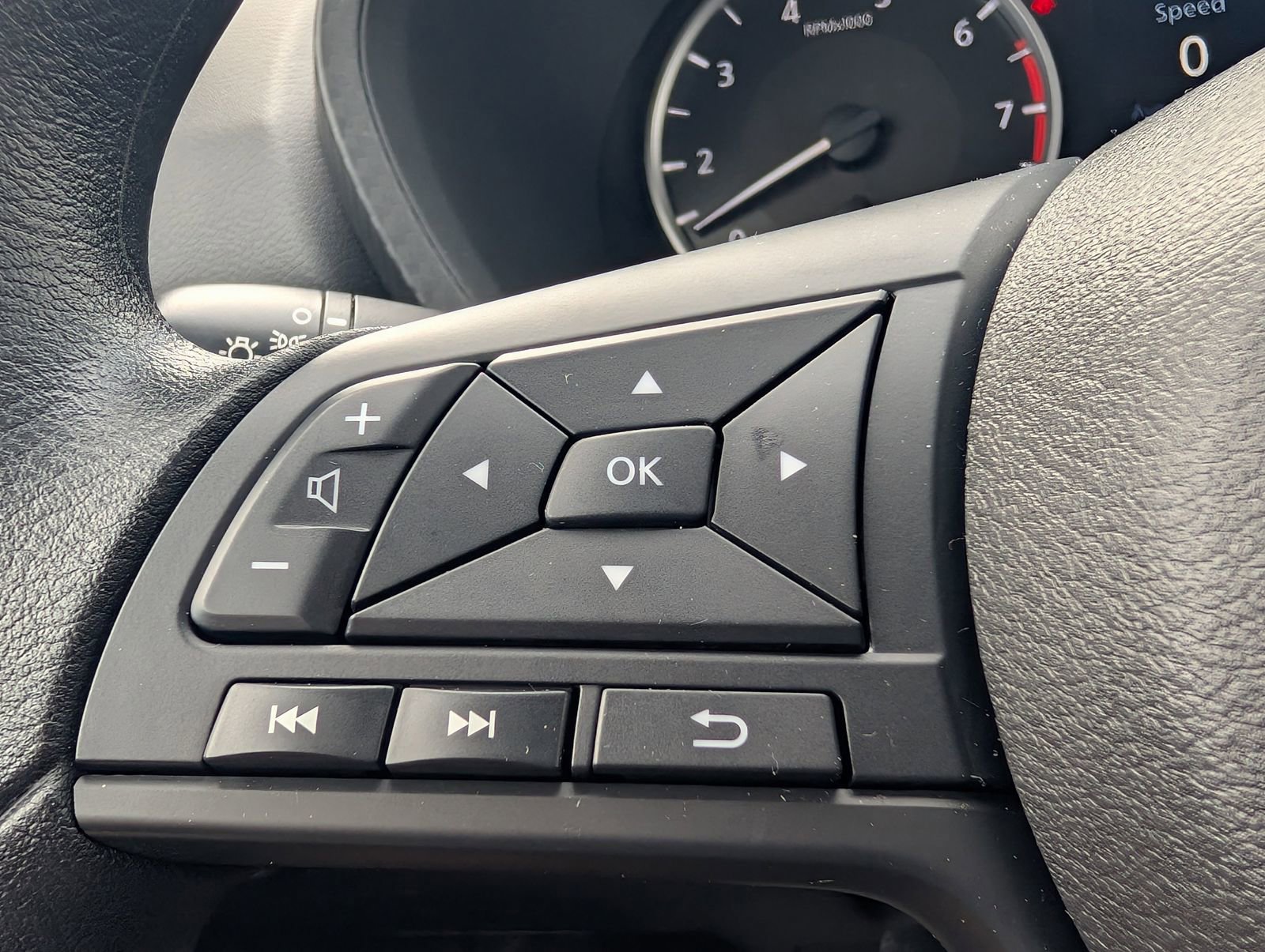 Used 2025 Nissan Sentra S FWD image 14