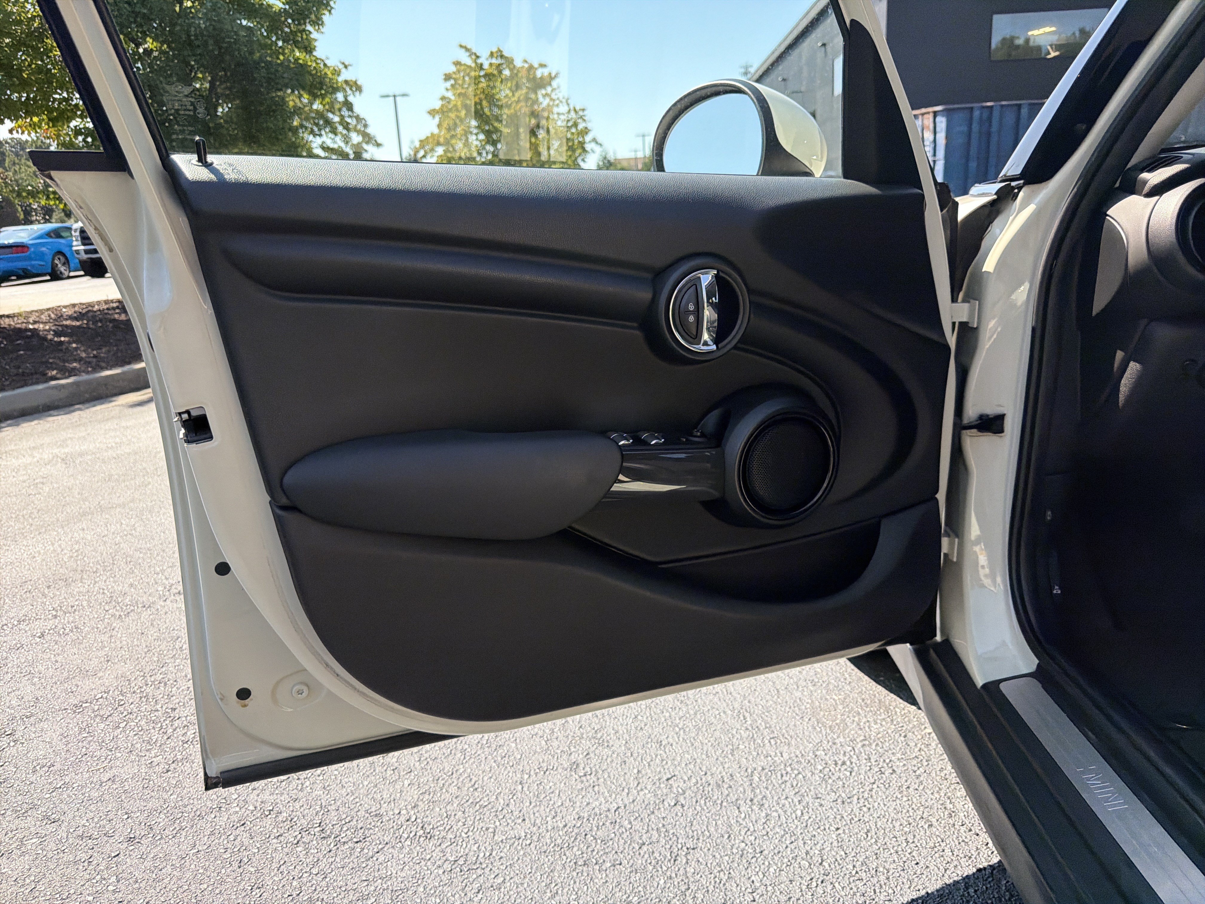 Used 2016 MINI Cooper 4-Door Hardtop FWD image 22
