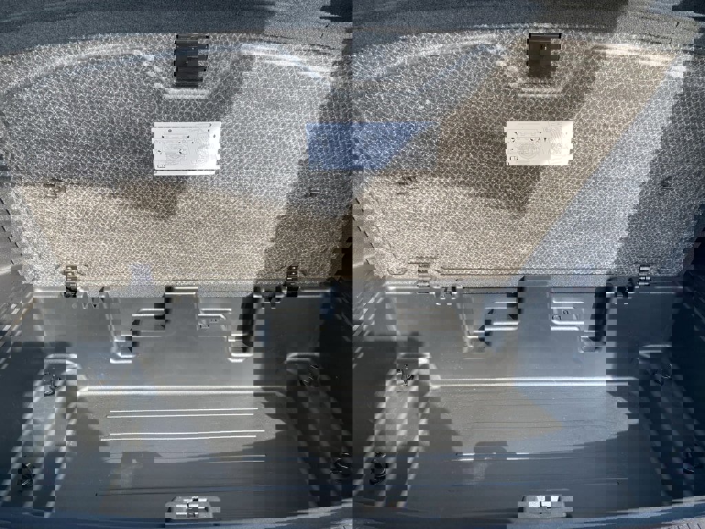 Used 2025 Chevrolet Traverse LT image 20