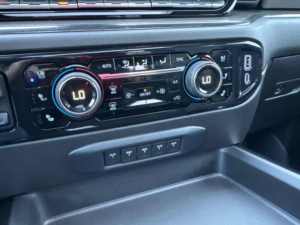 Used 2025 Chevrolet Silverado 2500 ZR2 w/ Technology Package AWD/4WD image 41