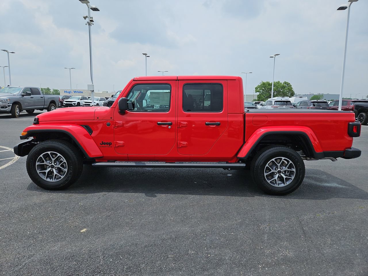 New 2025 Jeep Gladiator Sport image 4