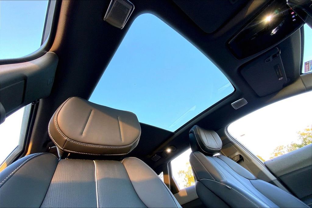 New 2026 Cadillac Optiq Sport 2 image 31