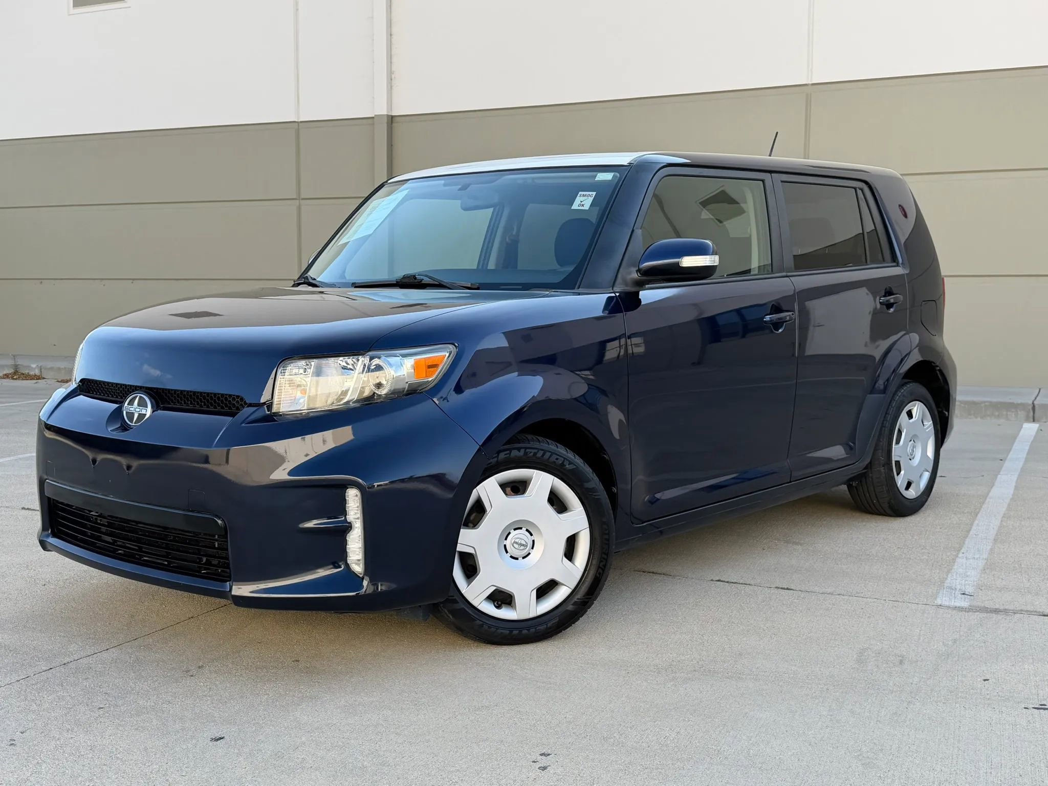Used 2013 Scion xB FWD image 1